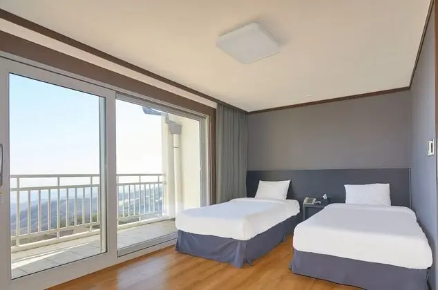 High floor 20PY (Extra Person Fee 15000 KRW Upon Check In)