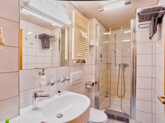 Standard Tek Büyük veya İki Ayrı Yataklı Oda
