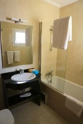 Comfort Oda, 1 Çift Kişilik Yatak, Engellilere Uygun, Havuz Manzaralı