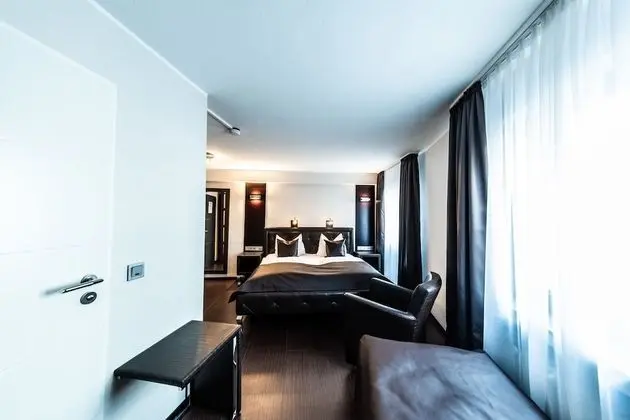 Üç Kişilik Oda