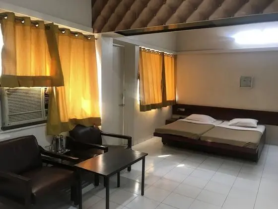 Deluxe Room AC