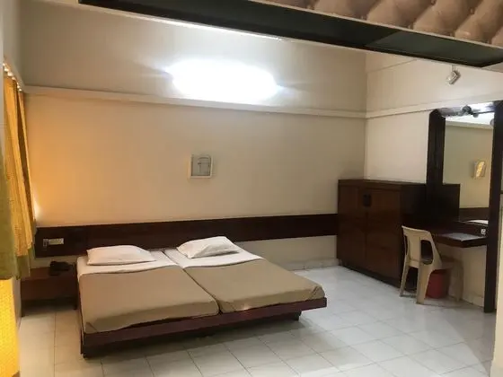 Deluxe Room AC