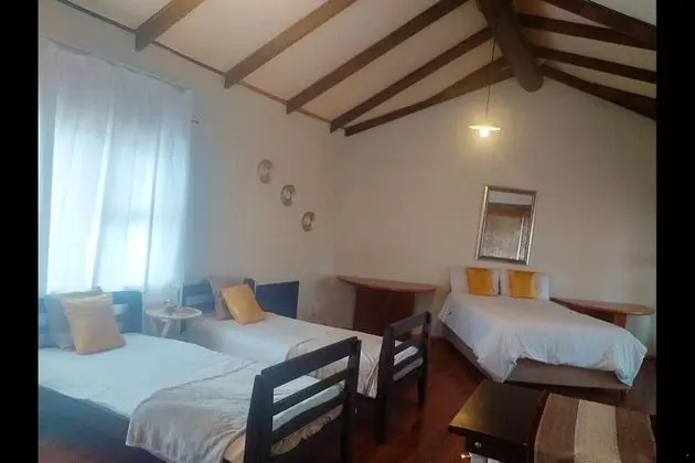 4 people, kitchen