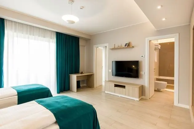 Stüdyo, Göl Manzaralı