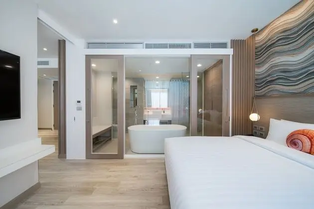 Corner Suite Room