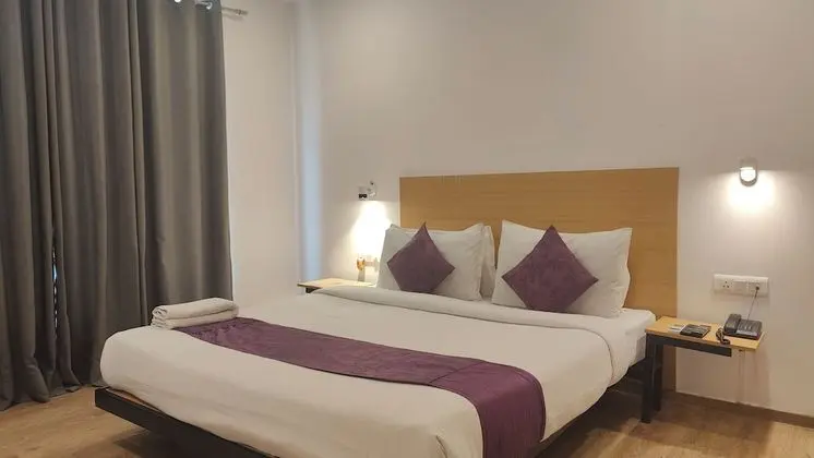 Deluxe Tek Büyük veya İki Ayrı Yataklı Oda, 1 Yatak Odası, Buzdolabı ve Mikrodalga