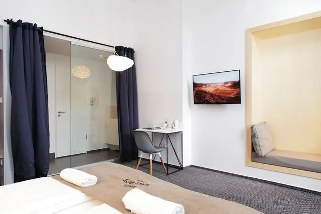 Tek Büyük Yataklı Oda, Ortak Banyo