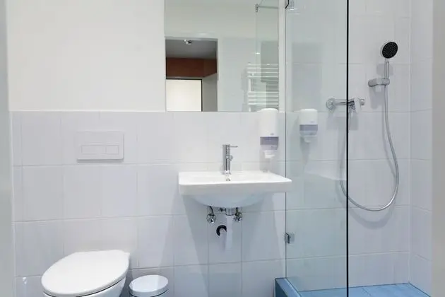 Tek Büyük Yataklı Oda, Ortak Banyo