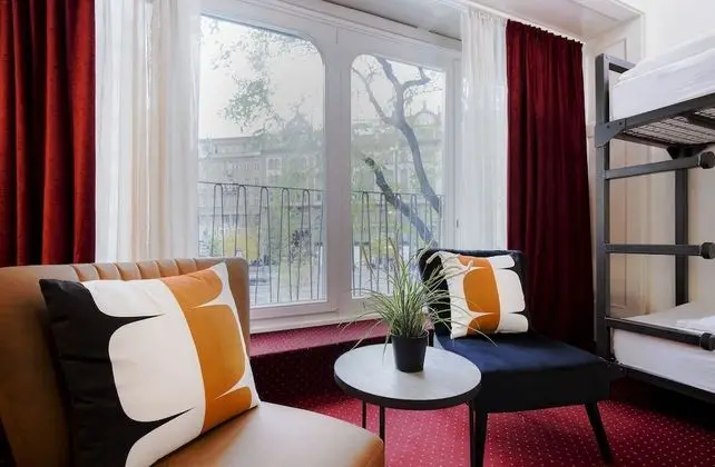 Single bed in 4-bed mixed dormitory, ensuite