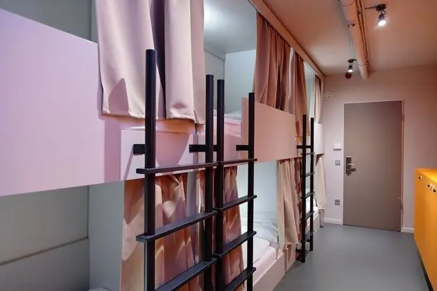 1 bed in a 6 bed Mixed Dormitory
