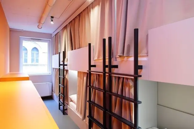 1 bed in a 6 bed Mixed Dormitory