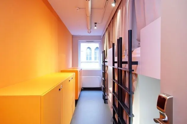 1 bed in a 6 bed Mixed Dormitory