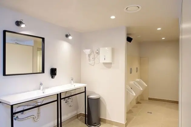 1 bed in a 6 bed Mixed Dormitory