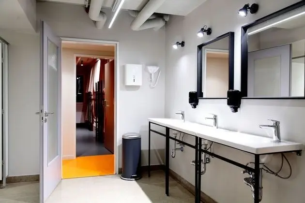 1 bed in a 6 bed Mixed Dormitory