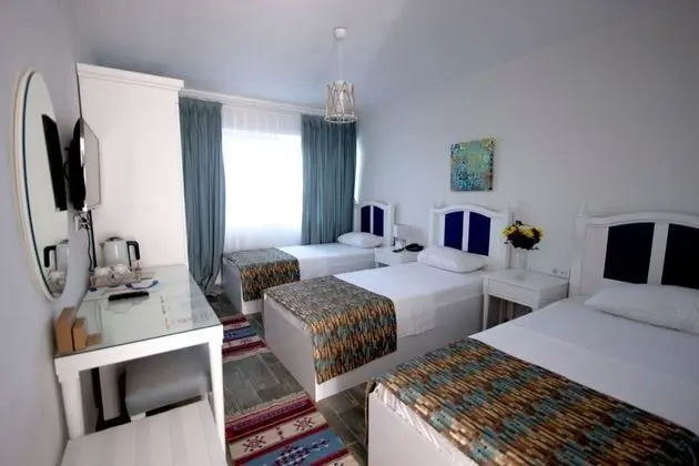 https://imagessl.etstur.com/files/images/hotelImages/TR/98311/l/Mavi-Beyaz-Boutique-Otel-Oda-277297.jpg