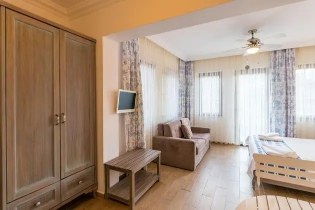Standart Oda, Kara Manzaralı