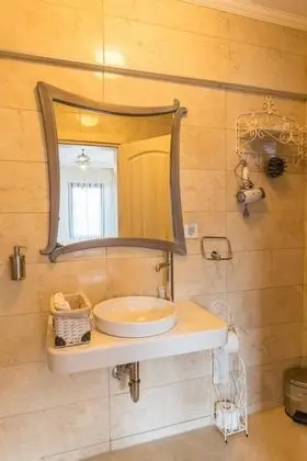 Standart Oda, Kara Manzaralı