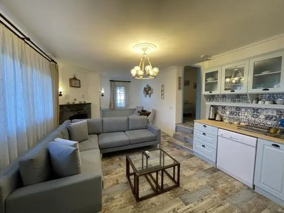 Apart Oda, Marina Manzaralı, Balkonlu
