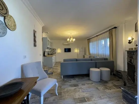 Apart Oda, Marina Manzaralı, Balkonlu