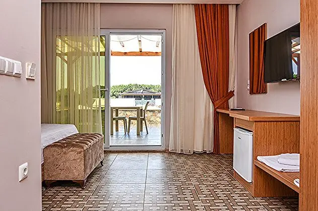 Deluxe Room, Havuz Manzaralı, Balkonlu