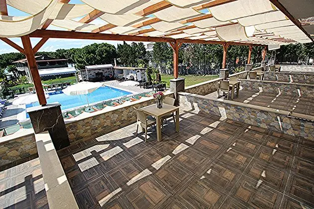 Deluxe Room, Havuz Manzaralı, Balkonlu