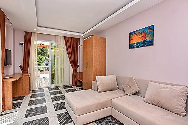 Family Oda - Balkonlu, Havuz Manzaralı, Balkonlu