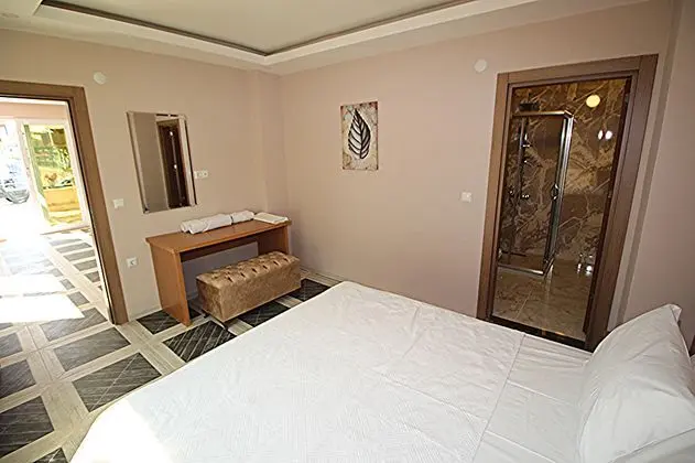 Family Oda - Balkonlu, Havuz Manzaralı, Balkonlu