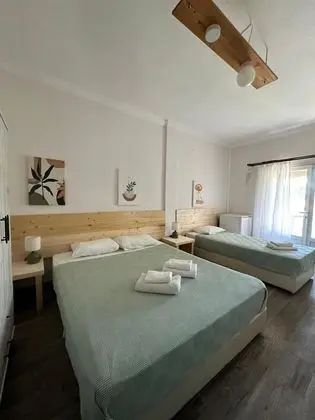 3 kişilik odamız,Ek yatak ile 4 kişilik kapasite,Balkonlu,2. Kat odamız..
