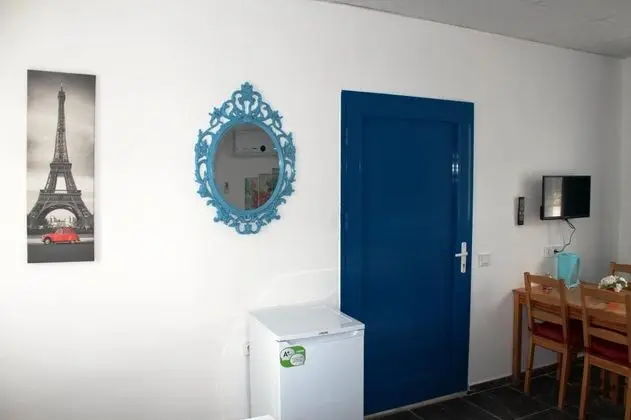 Triple, Havuz Manzaralı