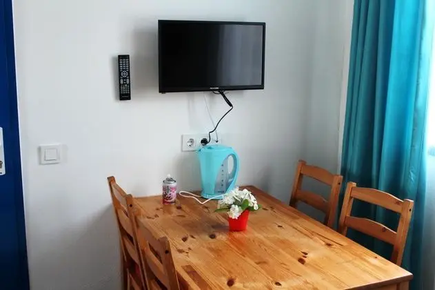 Triple, Havuz Manzaralı