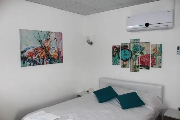 Triple, Havuz Manzaralı
