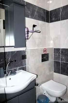 Triple, Havuz Manzaralı