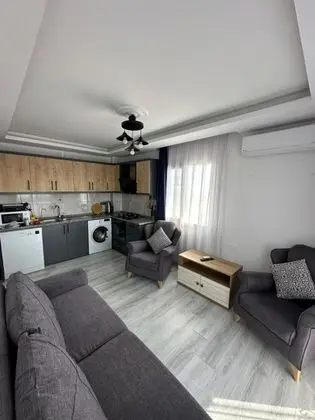 1+1 Daire, Deniz Manzaralı, Giriş Katı