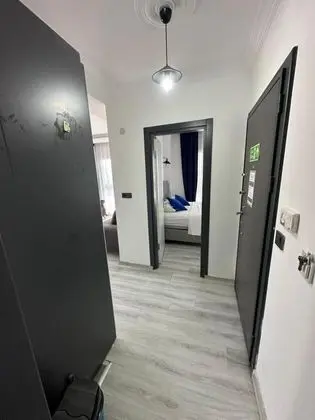 1+1 Daire, Deniz Manzaralı, Giriş Katı