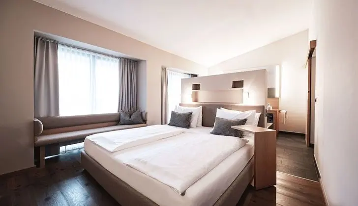 Superior Tek Büyük Yataklı Oda (Spa)