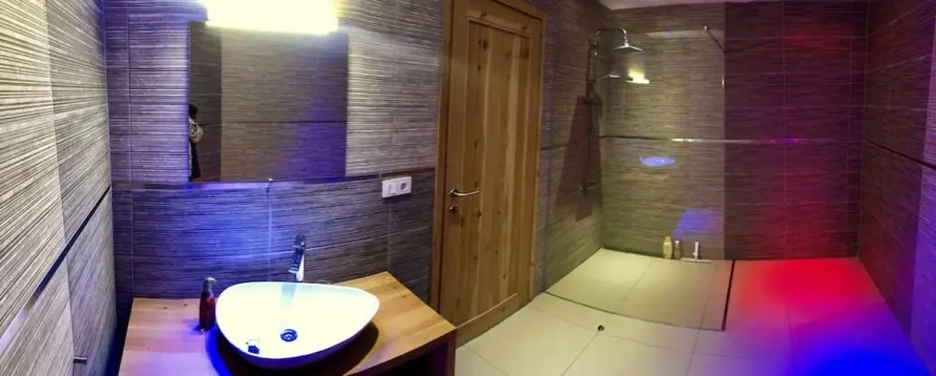 Panoramic Quadruple Room (5)