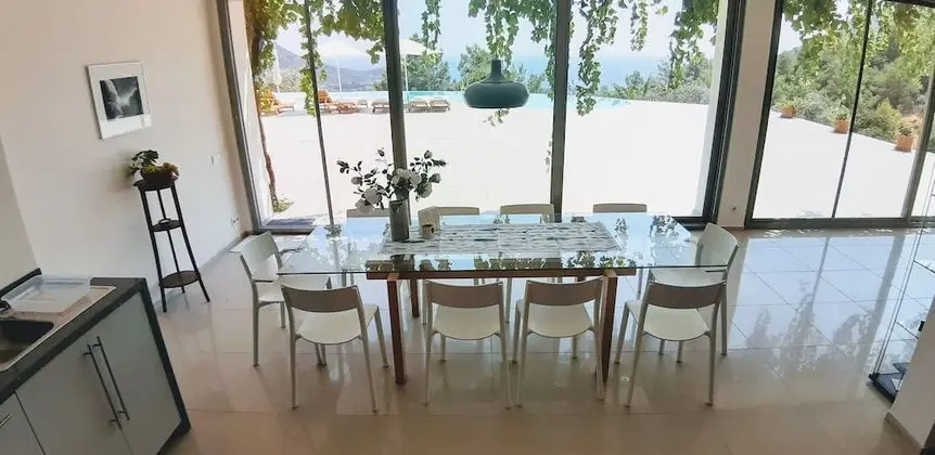 Panoramic Quadruple Room (5)