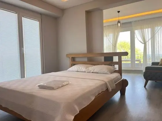 1+0 Daire, Deniz Manzaralı, Balkonlu