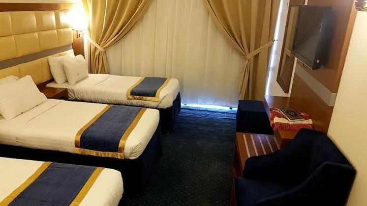 Üç Kişilik Oda