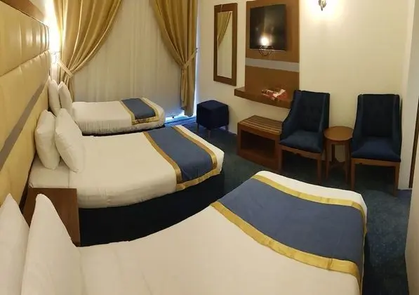 Üç Kişilik Oda
