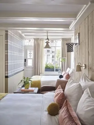 Extra Large room with Canal View