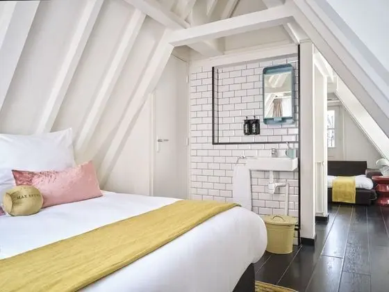 Extra Large room with Canal View