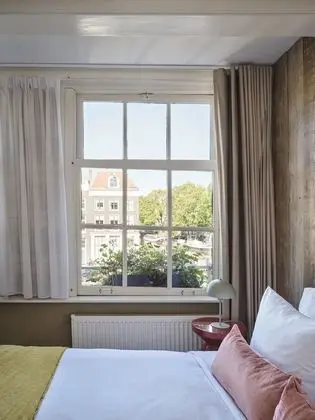Small room with Canal View