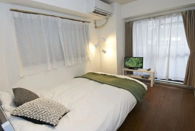 Apart Daire, Sigara İçilmez (Apartment Room 201)