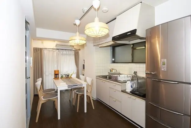 Apart Daire, Sigara İçilmez (Apartment Room 201)