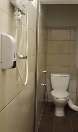 Tek Büyük Yataklı Oda, Penceresiz