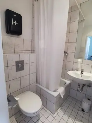 Üç Kişilik Oda