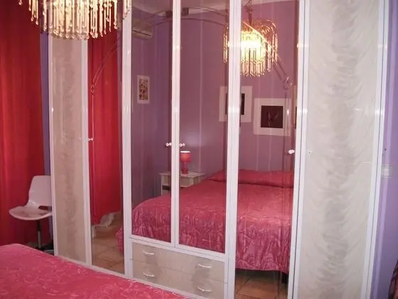 Tek Büyük Yataklı Oda, Ortak Banyo