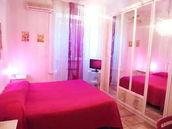 Tek Büyük Yataklı Oda, Ortak Banyo