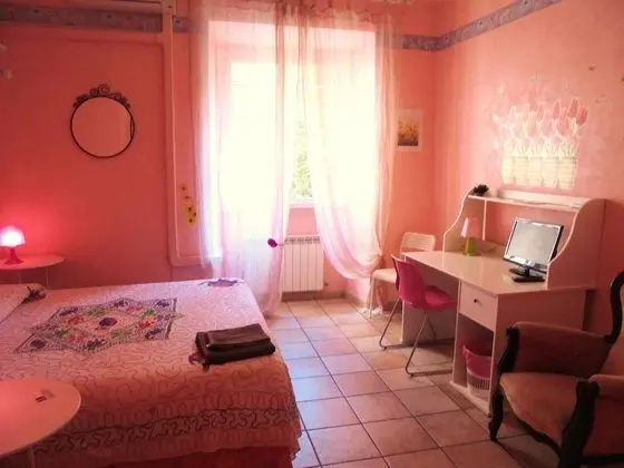 Tek Büyük Yataklı Oda, Ortak Banyo